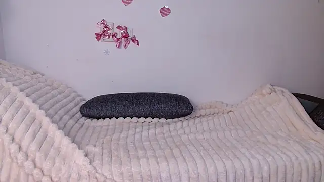 bellaa love  online show from April 1, 12:11 am