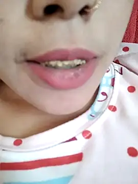 Snapshot of Anki-doll chatting on February 3, 9:41 am Anki-doll online show from February 3, 9:41 am