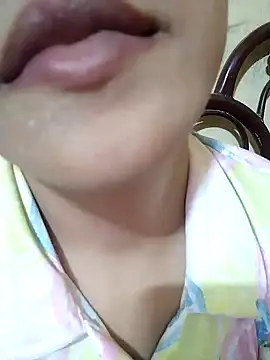 Snapshot of Anki-doll chatting on February 6, 12:48 pm Anki-doll online show from February 6, 12:48 pm