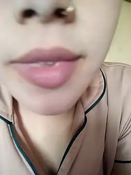 Snapshot of Anki-doll chatting on February 19, 6:11 am Anki-doll online show from February 19, 6:11 am
