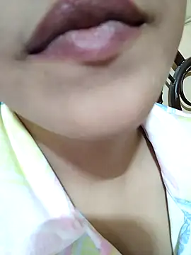 Snapshot of Anki-doll chatting on March 13, 12:46 pm Anki-doll online show from March 13, 12:46 pm