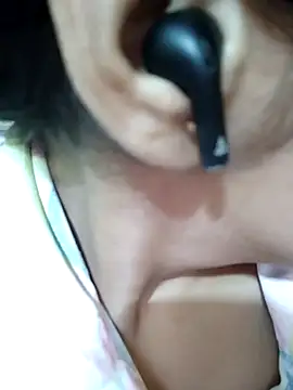 Snapshot of Anki-doll chatting on March 18, 12:36 pm Anki-doll online show from March 18, 12:36 pm