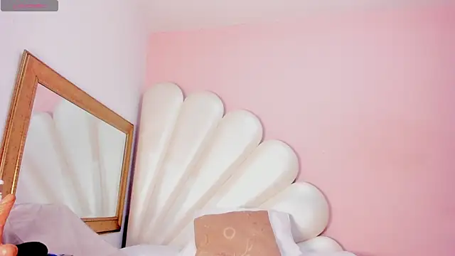 Ally Parkeer  online show from February 1, 6:40 pm