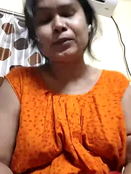 Snapshot of yoursweety09 chatting on January 7, 2:10 am yoursweety09 online show from January 7, 2:10 am