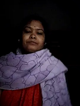 Snapshot of yoursweety09 chatting on January 13, 1:56 am yoursweety09 online show from January 13, 1:56 am