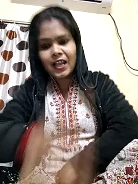 Snapshot of yoursweety09 chatting on January 17, 2:39 pm yoursweety09 online show from January 17, 2:39 pm