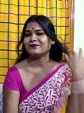 Snapshot of yoursweety09 chatting on October 3, 7:49 am yoursweety09 online show from October 3, 7:49 am
