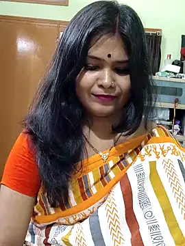 Snapshot of yoursweety09 chatting on October 18, 1:56 pm yoursweety09 online show from October 18, 1:56 pm