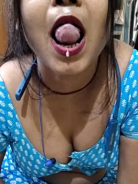 Snapshot of yoursweety09 chatting on April 16, 2:07 pm yoursweety09 online show from April 16, 2:07 pm