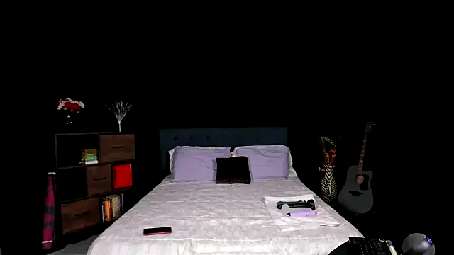 NinaRiveraXO online show from September 24, 2:04 am