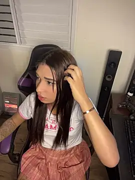 Gabyzinha ni online show from June 17, 11:05 pm
