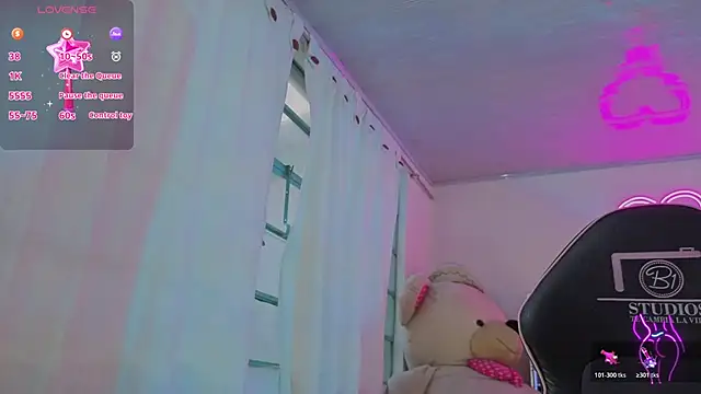 Laylafoxy tay online show from February 5, 11:48 am