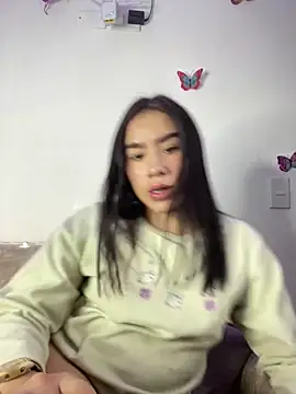 Snapshot of Im_Valen_Cute chatting on December 23, 12:35 am Im Valen Cute online show from December 23, 12:35 am