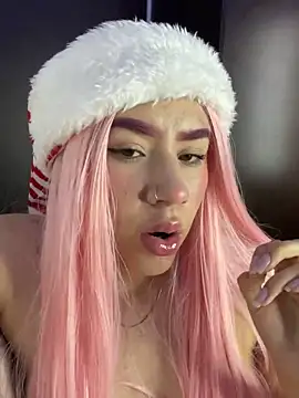 Snapshot of Im_Valen_Cute chatting on December 25, 12:48 am Im Valen Cute online show from December 25, 12:48 am