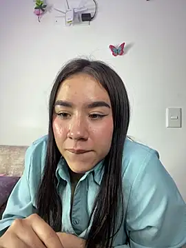 Snapshot of Im_Valen_Cute chatting on December 31, 1:36 am Im Valen Cute online show from December 31, 1:36 am