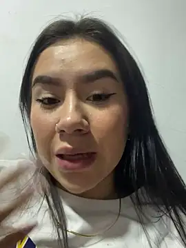 Snapshot of Im_Valen_Cute chatting on January 4, 12:27 am Im Valen Cute online show from January 4, 12:27 am