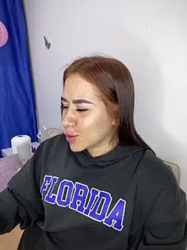 Snapshot of Im_Valen_Cute chatting on January 24, 12:09 am Im Valen Cute online show from January 24, 12:09 am