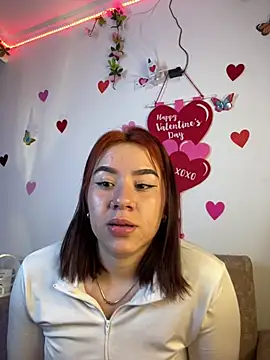 Snapshot of Im_Valen_Cute chatting on February 8, 12:28 am Im Valen Cute online show from February 8, 12:28 am