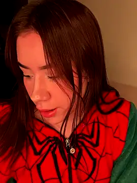 Snapshot of Im_Valen_Cute chatting on September 21, 4:58 am Im Valen Cute online show from September 21, 4:58 am
