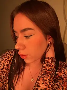 Snapshot of Im_Valen_Cute chatting on September 26, 3:32 am Im Valen Cute online show from September 26, 3:32 am