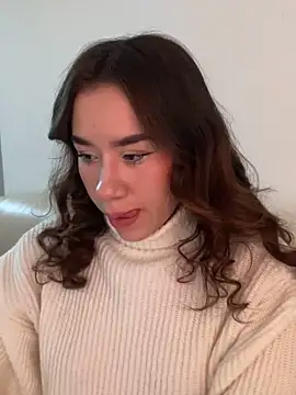 Snapshot of Im_Valen_Cute chatting on May 3, 9:43 pm Im Valen Cute online show from May 3, 9:43 pm