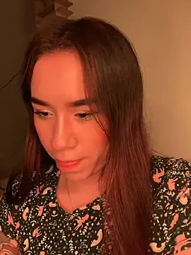 Snapshot of Im_Valen_Cute chatting on May 6, 2:40 am Im Valen Cute online show from May 6, 2:40 am