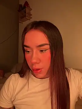 Snapshot of Im_Valen_Cute chatting on May 30, 3:47 am Im Valen Cute online show from May 30, 3:47 am
