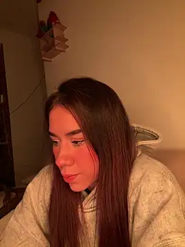 Snapshot of Im_Valen_Cute chatting on June 3, 3:31 am Im Valen Cute online show from June 3, 3:31 am