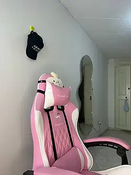 Snapshot of gabbyfoox chatting on January 5, 12:52 am gabbyfoox online show from January 5, 12:52 am