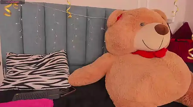 Snapshot of Amber__Sanchez chatting on December 11, 8:26 am Amber  Sanchez online show from December 11, 8:26 am