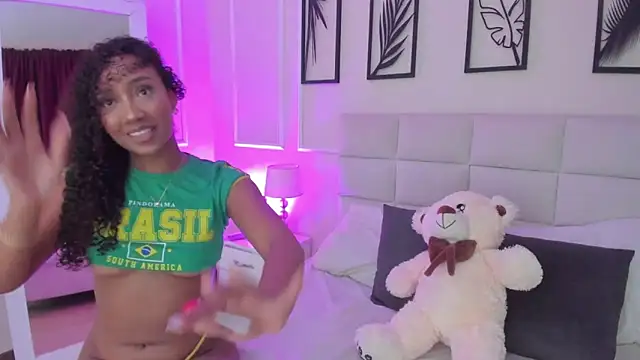 Snapshot of Amber__Sanchez chatting on February 28, 3:26 am Amber  Sanchez online show from February 28, 3:26 am