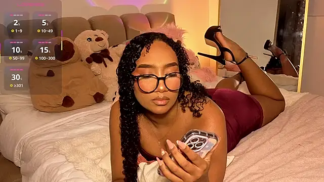 Snapshot of Amber__Sanchez chatting on October 18, 2:25 am Amber  Sanchez online show from October 18, 2:25 am