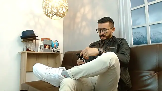 Reiko 85  online show from March 17, 7:15 pm