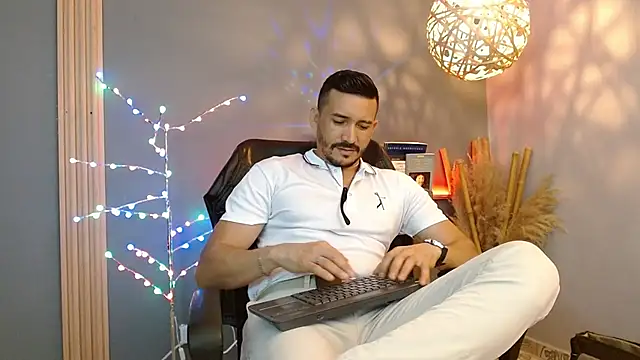 Reiko 85  online show from March 28, 7:24 pm