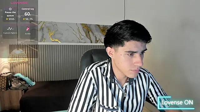 Snapshot of Dyla_n18 chatting on May 15, 8:05 pm Dyla n18 online show from May 15, 8:05 pm