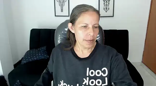 Snapshot of Milf_karlye chatting on December 27, 12:29 am Milf karlye online show from December 27, 12:29 am