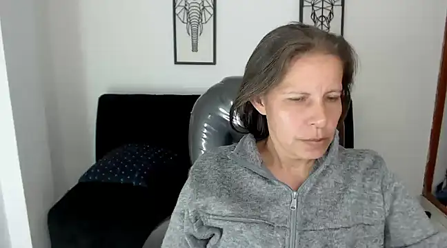 Snapshot of Milf_karlye chatting on December 28, 5:23 am Milf karlye online show from December 28, 5:23 am