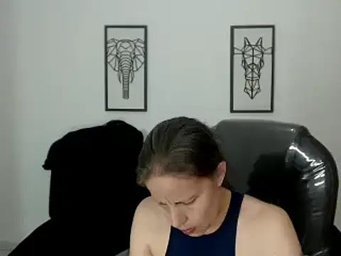 Snapshot of Milf_karlye chatting on January 15, 6:12 am Milf karlye online show from January 15, 6:12 am