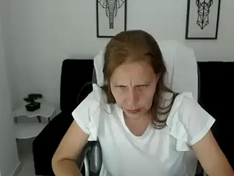Snapshot of Milf_karlye chatting on March 2, 12:53 am Milf karlye online show from March 2, 12:53 am