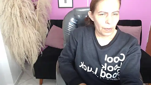 Snapshot of Milf_karlye chatting on September 21, 2:13 am Milf karlye online show from September 21, 2:13 am