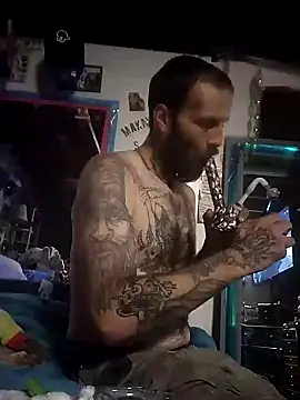 Snapshot of Whipit323 chatting on December 7, 5:37 am Whipit323 online show from December 7, 5:37 am