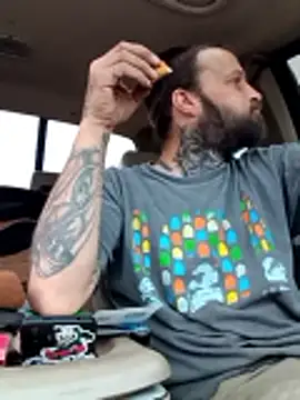 Snapshot of Whipit323 chatting on February 24, 10:30 pm Whipit323 online show from February 24, 10:30 pm