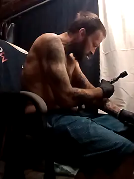 Snapshot of Whipit323 chatting on March 1, 5:04 pm Whipit323 online show from March 1, 5:04 pm