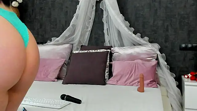 miss sophieX online show from March 5, 4:34 am