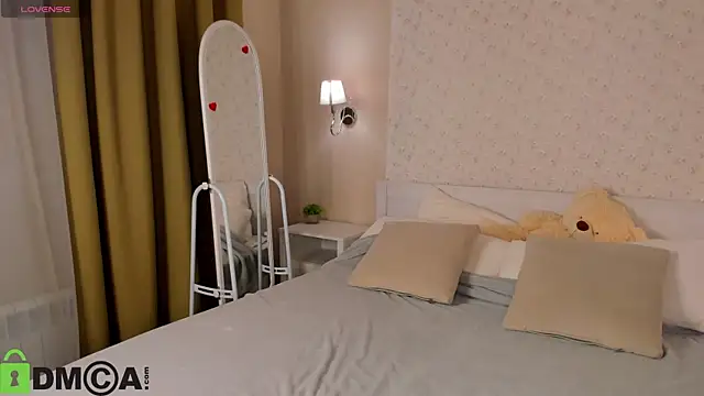 Snapshot of Jennifer_Wadee chatting on July 7, 10:14 pm Jennifer Wadee online show from July 7, 10:14 pm