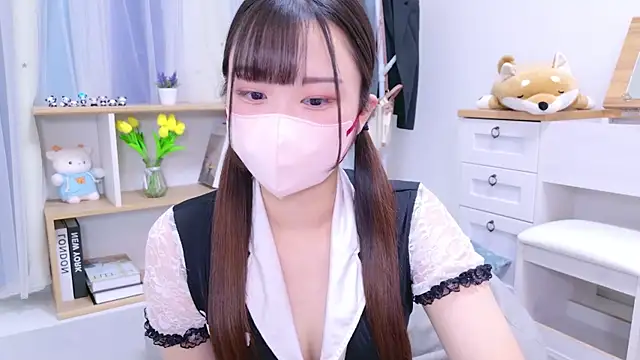 Snapshot of MAIKA_pyon chatting on December 8, 11:03 am MAIKA pyon online show from December 8, 11:03 am