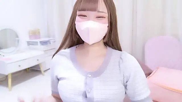 Snapshot of MAIKA_pyon chatting on September 21, 8:21 pm MAIKA pyon online show from September 21, 8:21 pm