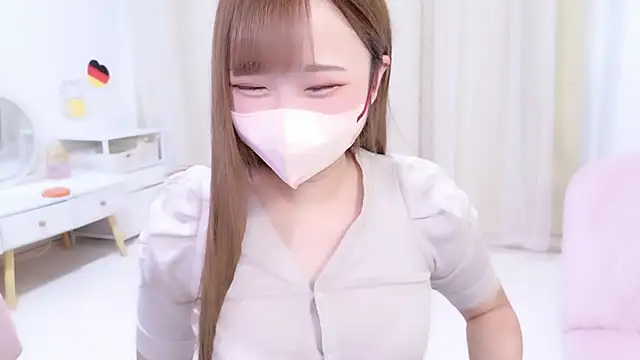 Snapshot of MAIKA_pyon chatting on September 29, 11:42 pm MAIKA pyon online show from September 29, 11:42 pm