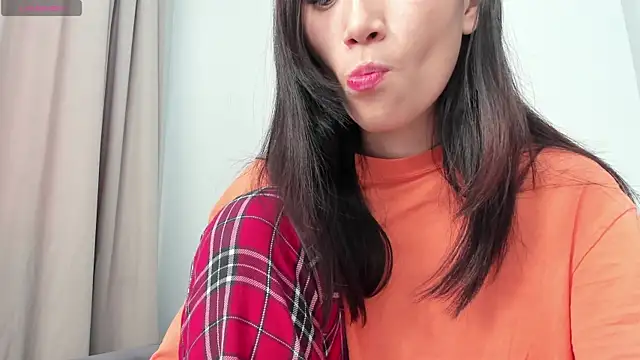 aenie online show from February 4, 4:37 am