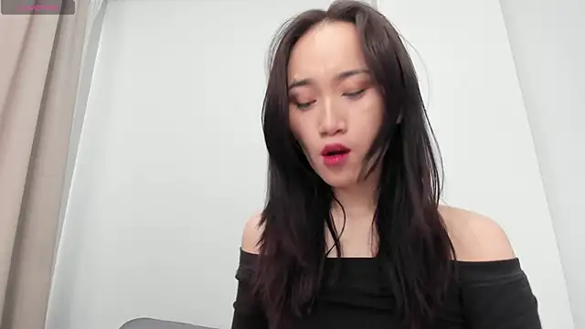 aenie online show from February 7, 5:10 am